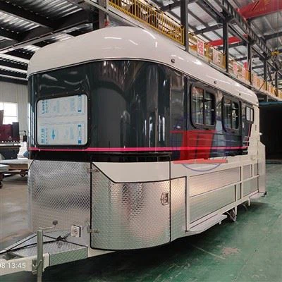 โหลดมุมม้า 2 ตัวพร้อมห้องครัว